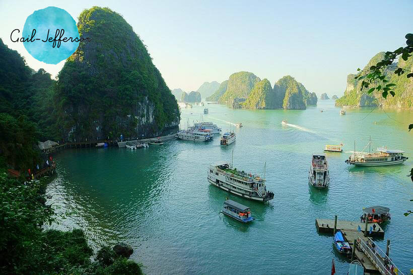 越南 很多人的旅游可能是看欧洲的大部分景点。由于不同的气候或文化使我们对如此之多感兴趣。但我们的邻居越南是另一个有趣且值得一游的国家。因为有着不同的文化，它与我们的国家有着明显的区别。任何美丽的人，想尝试新事物，都可以推荐来越南。